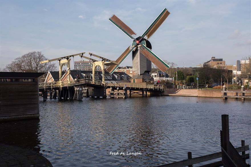 Leiden Rembrandtbrug en molen de Put
